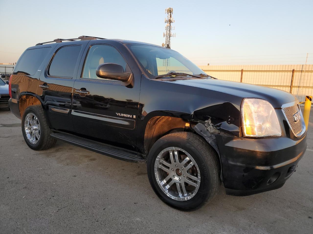 2007 GMC Yukon - Image 4