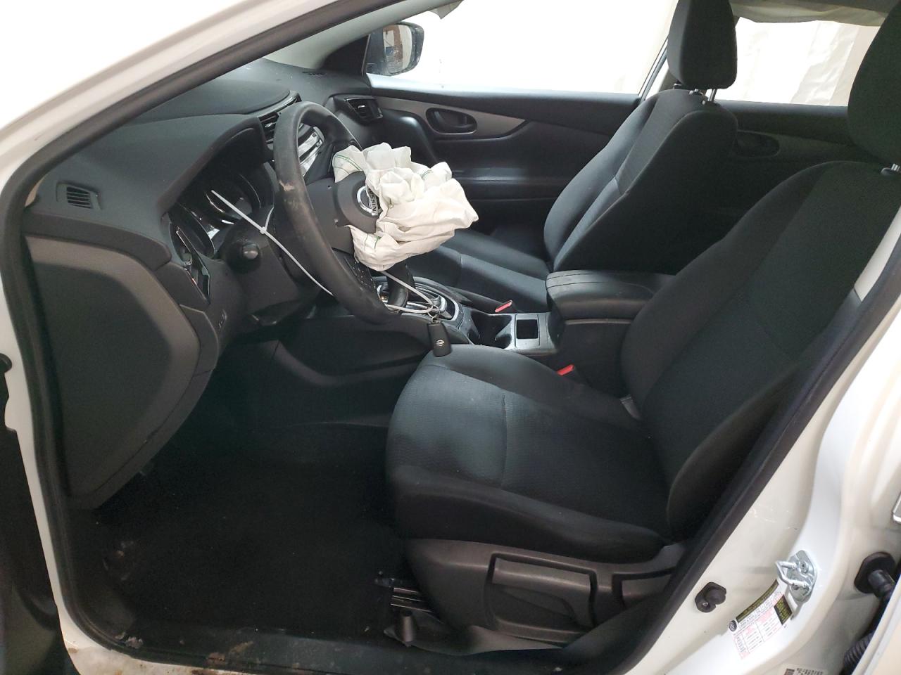 2017 Nissan Rogue - Image 7