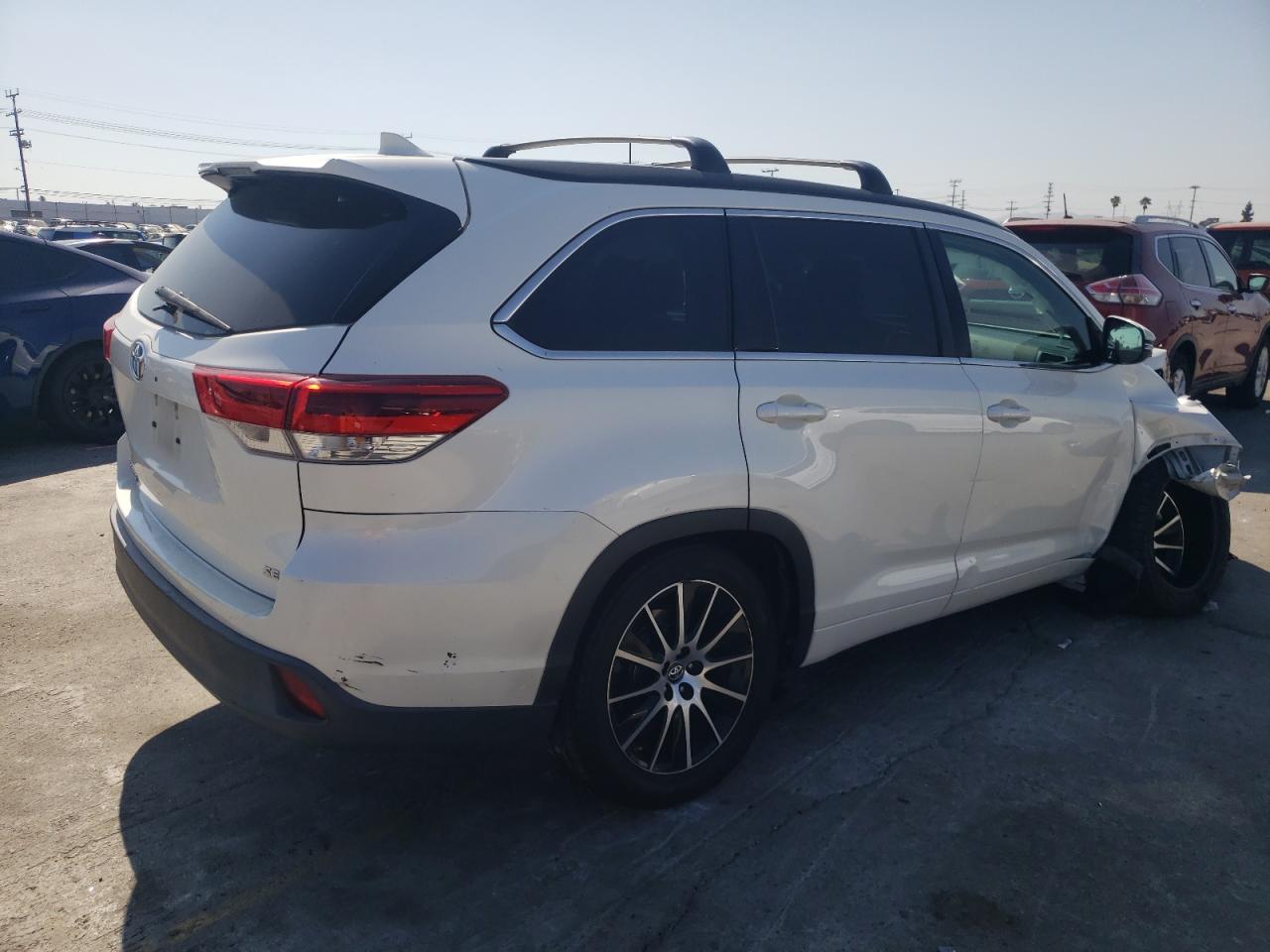 2018 Toyota Highlander - Image 3
