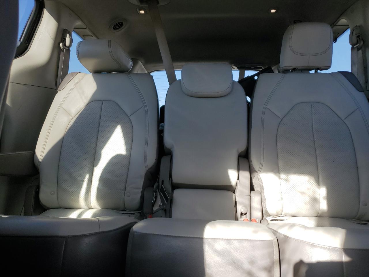 2018 Chrysler Pacifica - Image 10