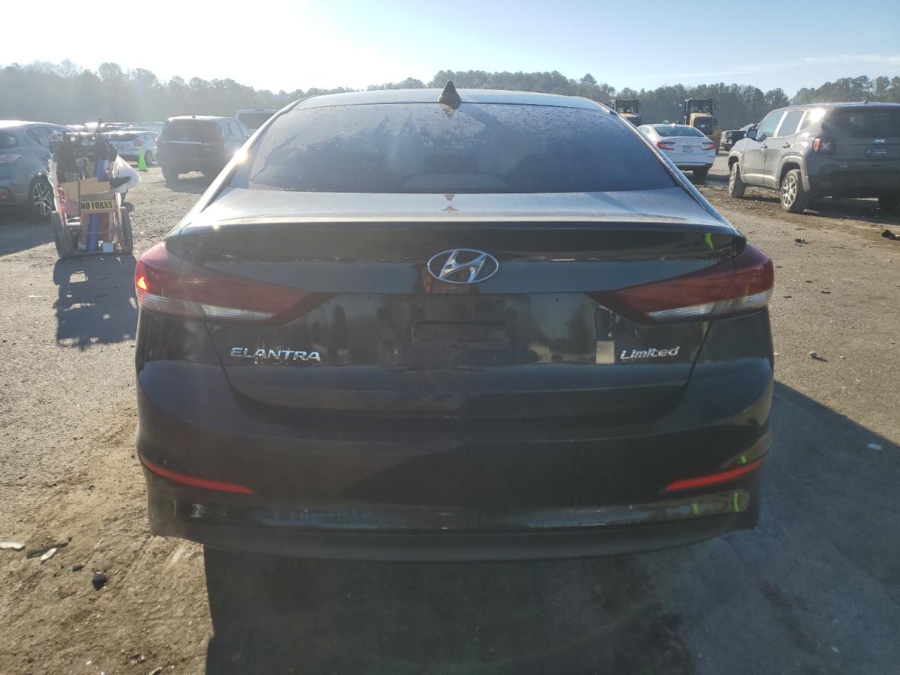 2017 Hyundai Elantra - Image 6