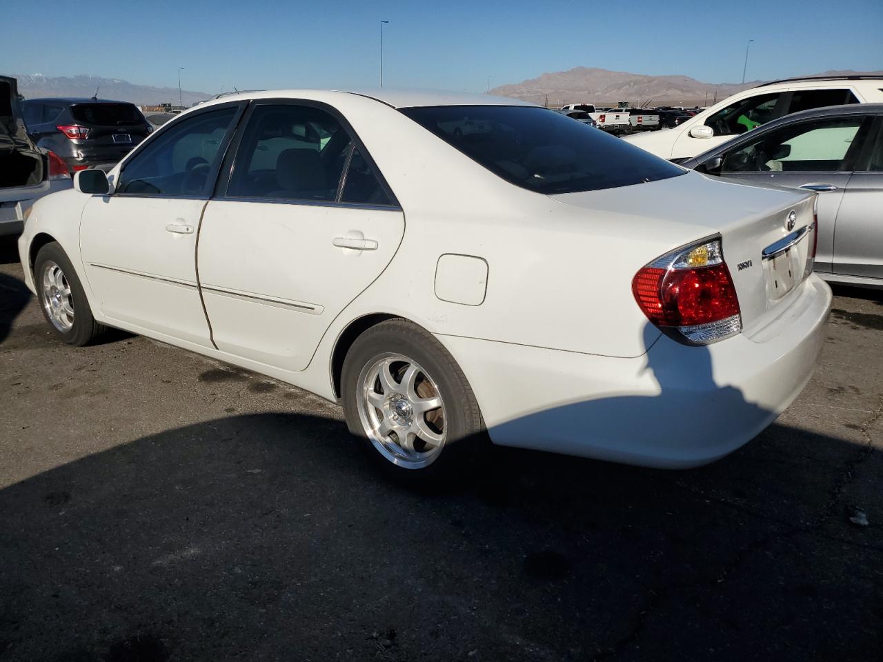 2005 Toyota Camry - Image 2