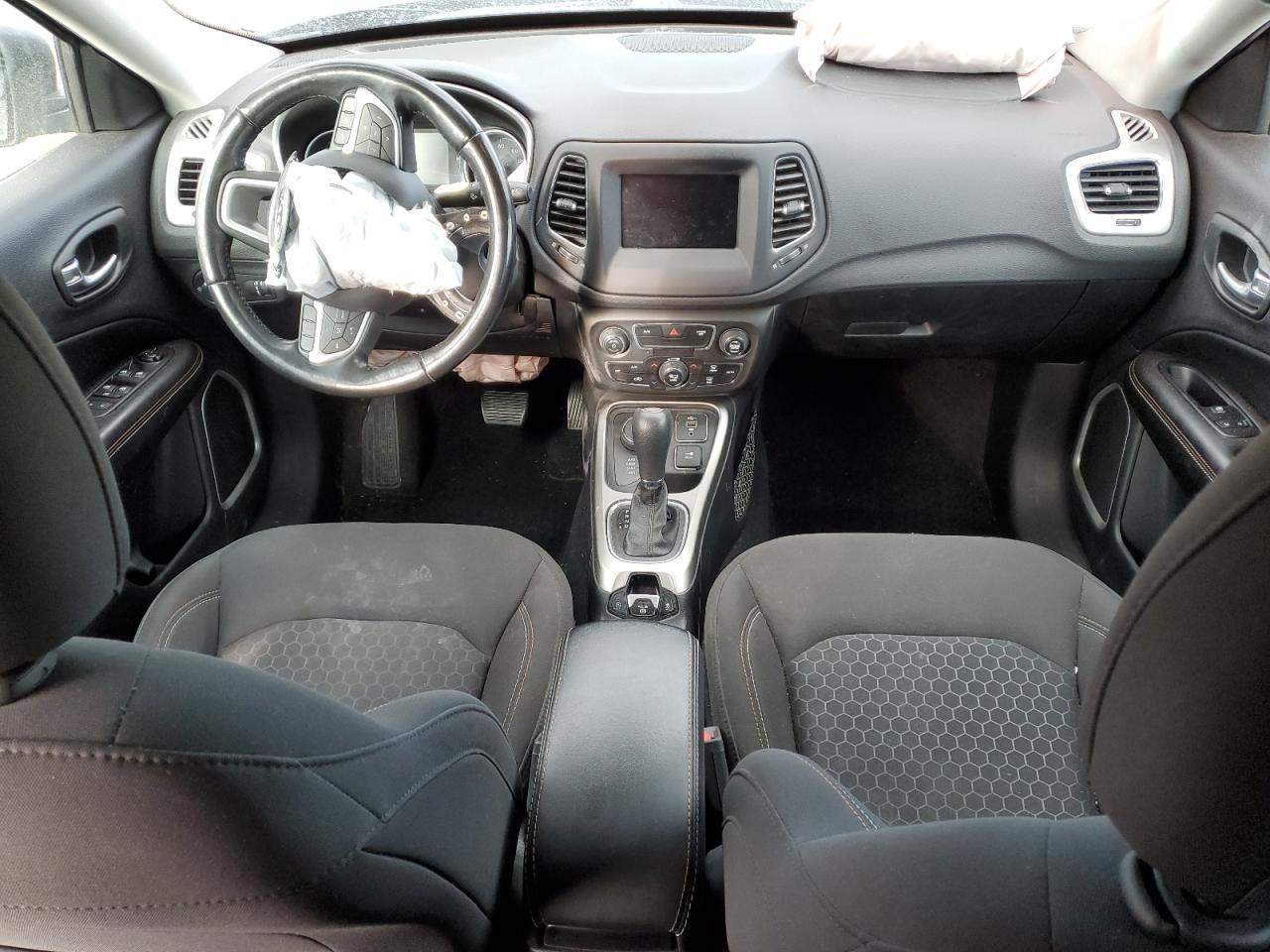 2019 Jeep Compass - Image 8