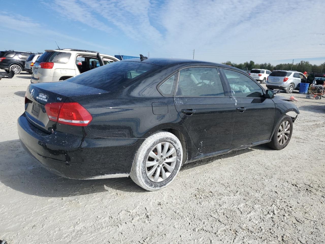 2015 Volkswagen Passat - Image 3