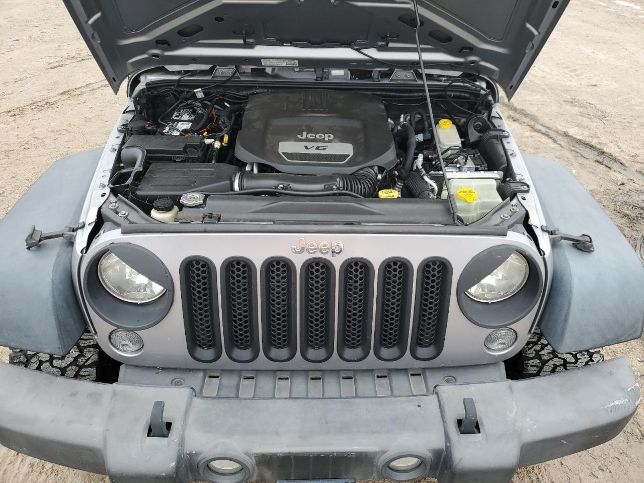 2014 Jeep Wrangler - Image 12