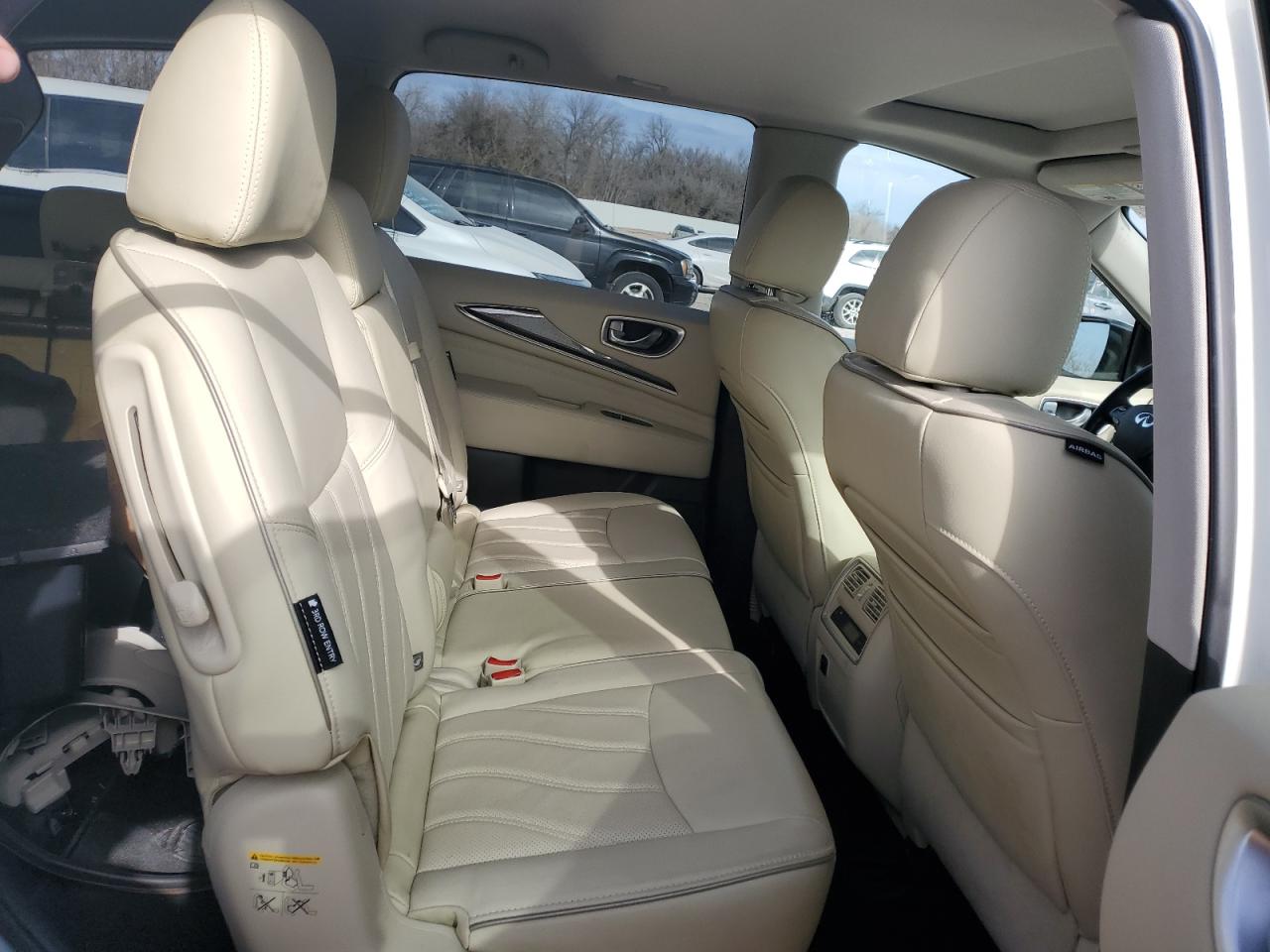 2018 Infiniti QX60 - Image 11