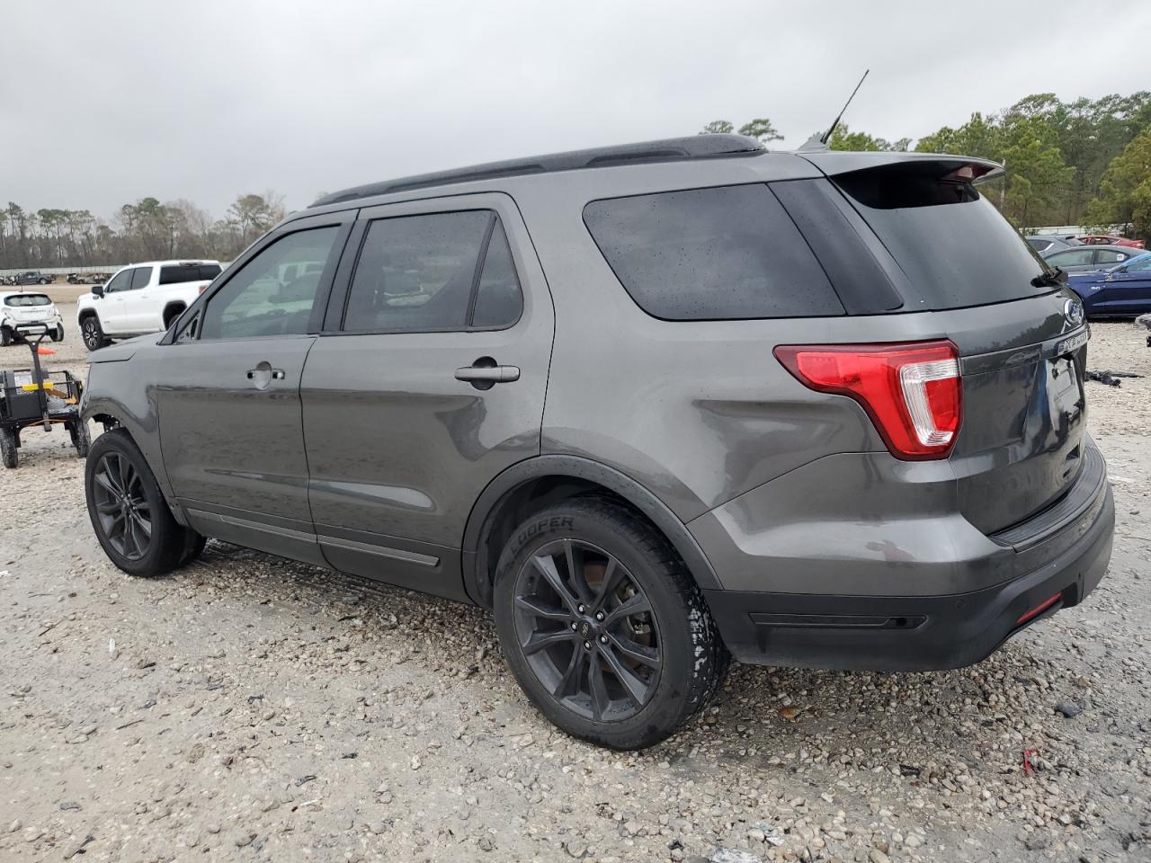 2019 Ford Explorer - Image 2