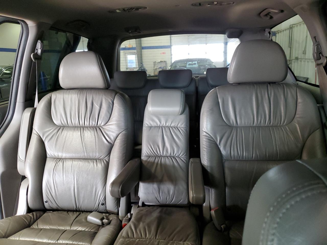 2010 Honda Odyssey - Image 10