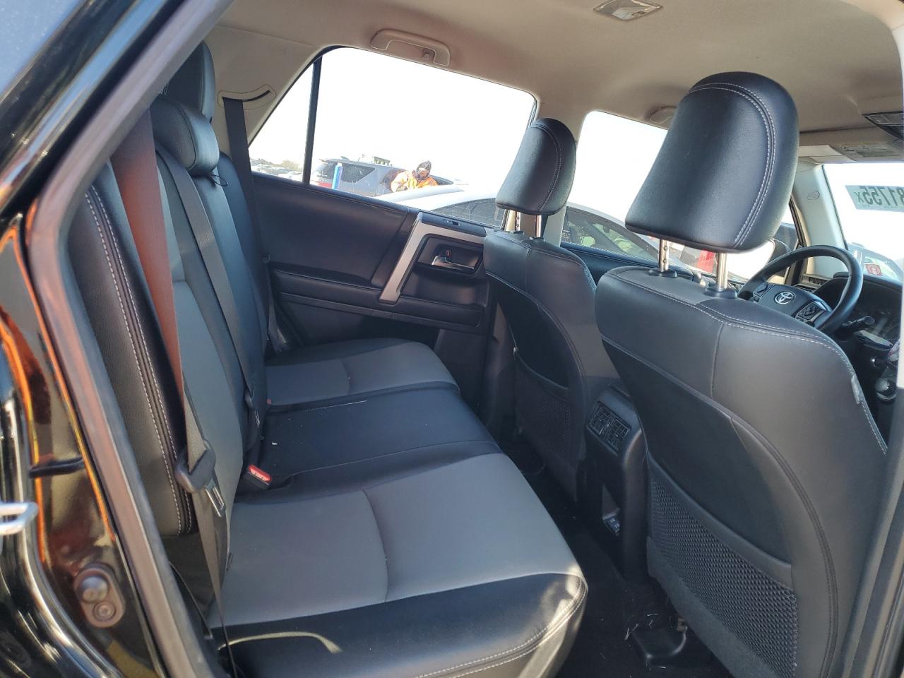 2020 Toyota 4Runner - Image 11