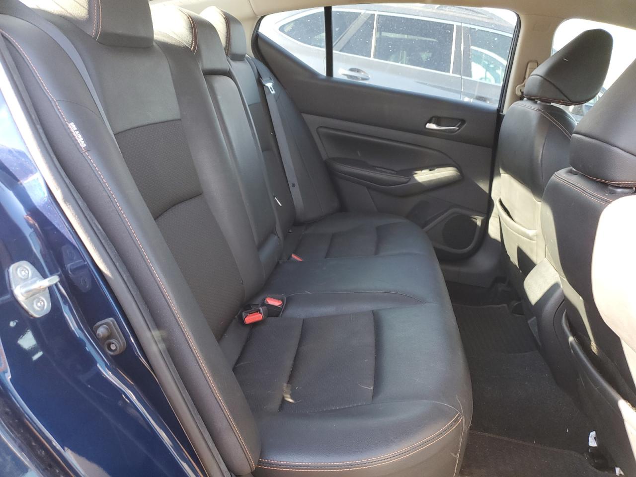 2019 Nissan Altima - Image 10