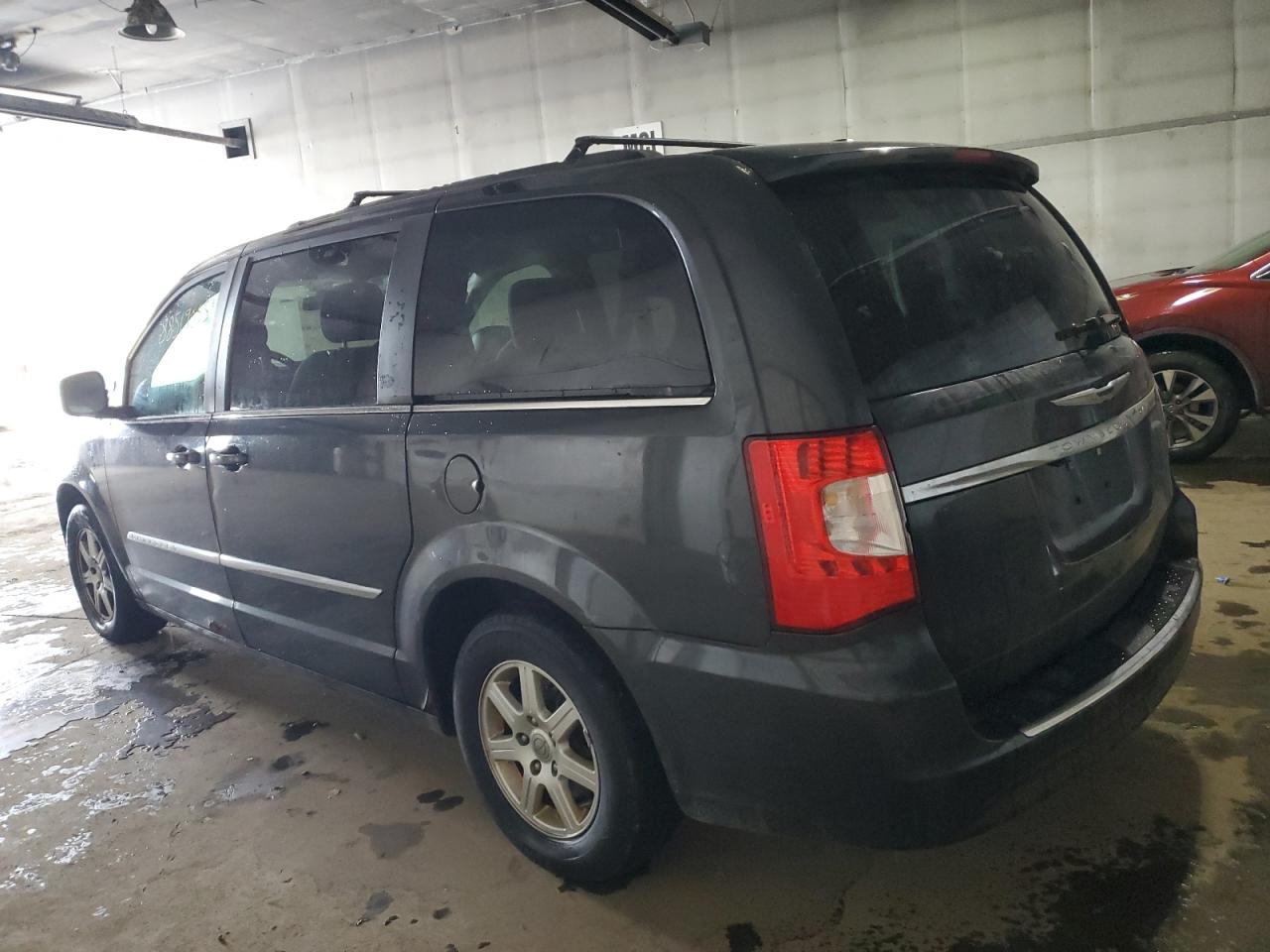 2011 Chrysler Town & Country - Image 2