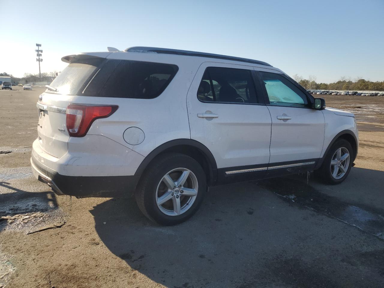 2017 Ford Explorer - Image 3
