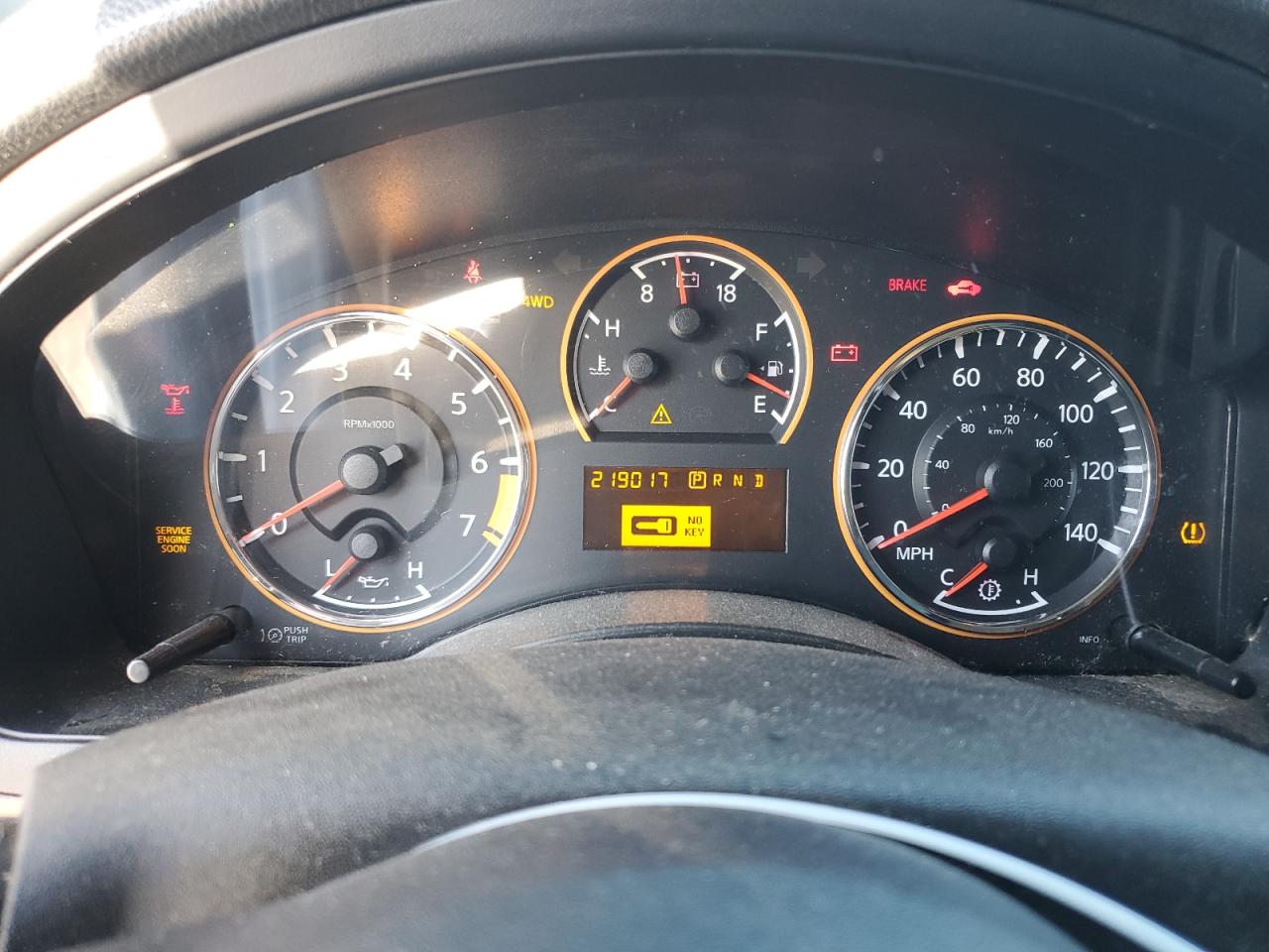 2010 Nissan Armada - Image 9