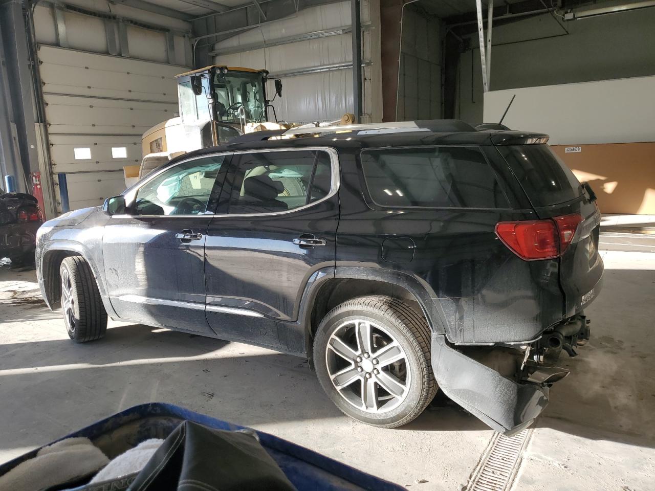 2019 GMC Acadia - Image 2