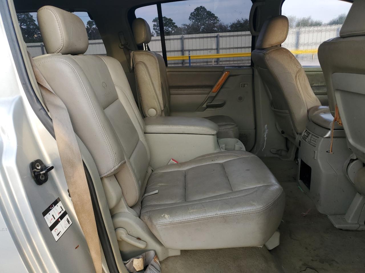 2006 Infiniti QX56 - Image 11