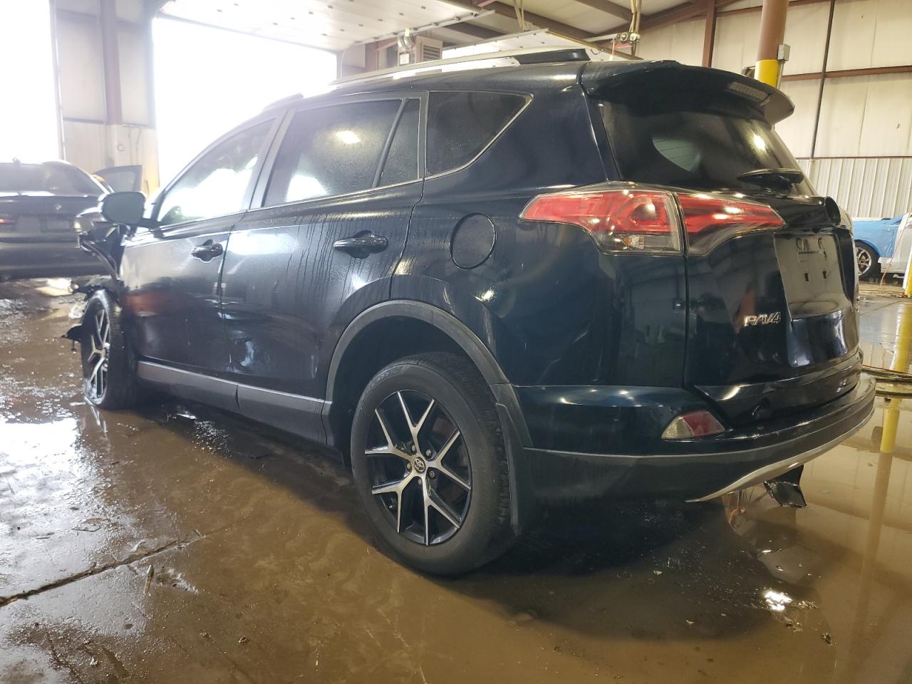 2018 Toyota RAV 4 - Image 2