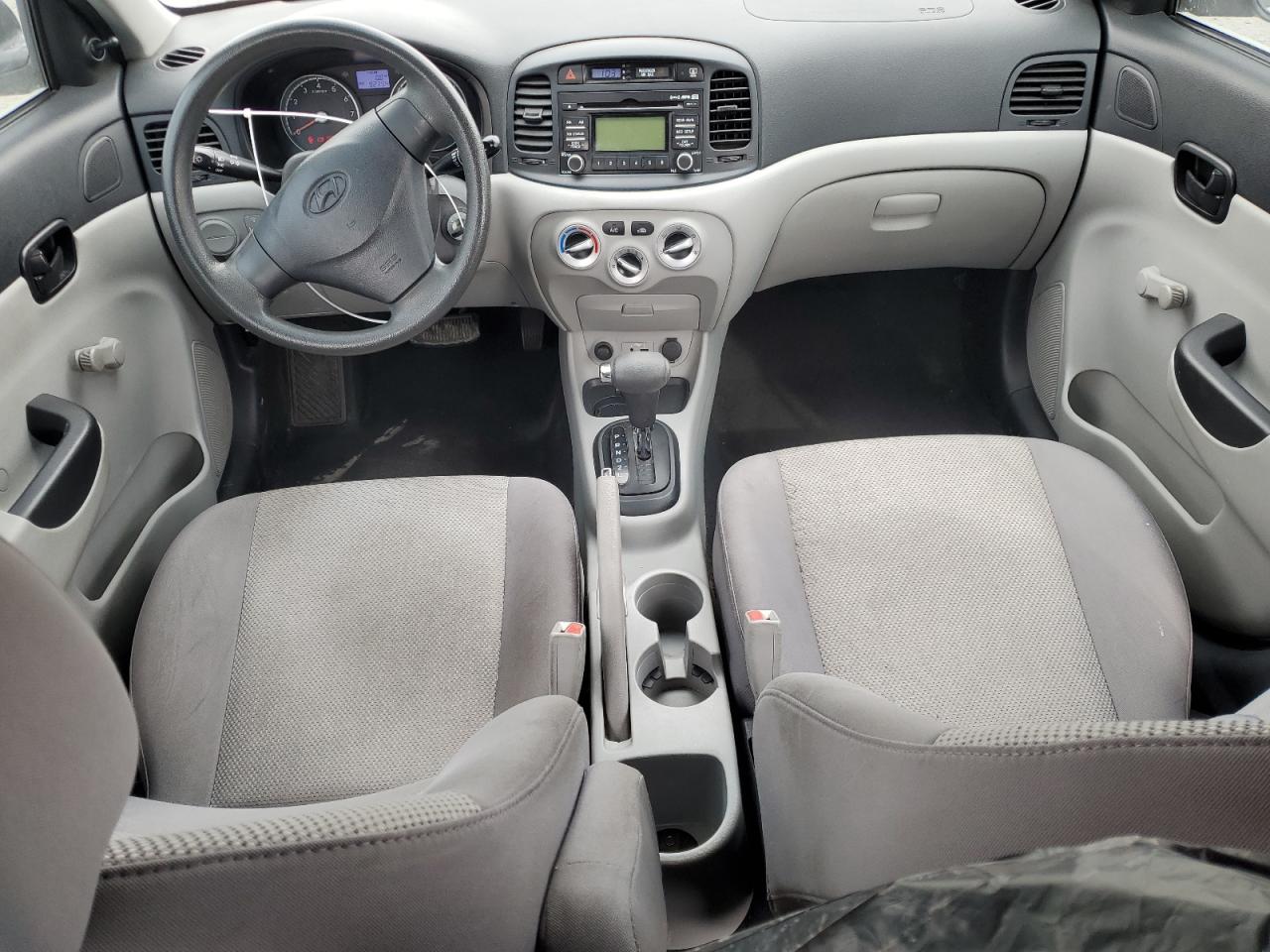 2010 Hyundai Accent - Image 8
