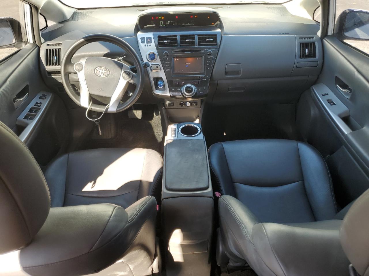 2013 Toyota Prius - Image 8