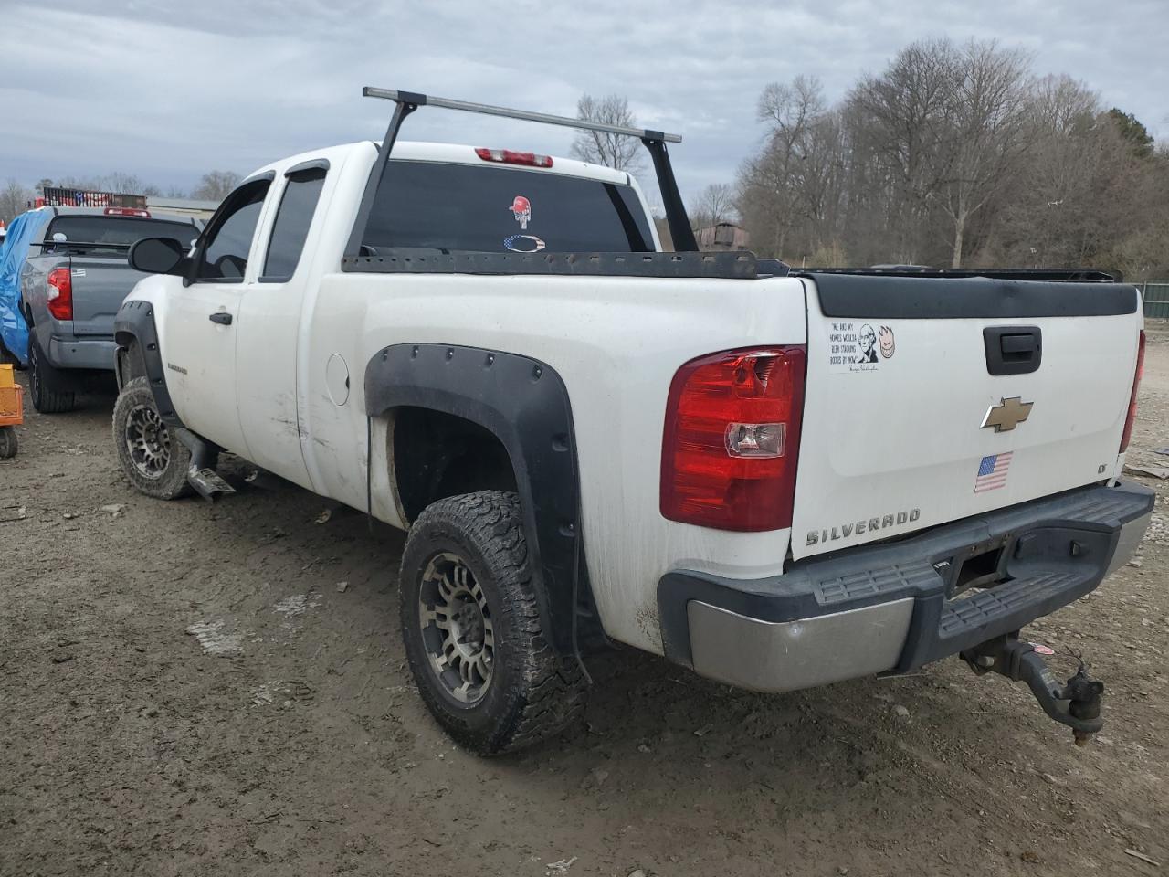 2008 Chevrolet Silverado - Image 2