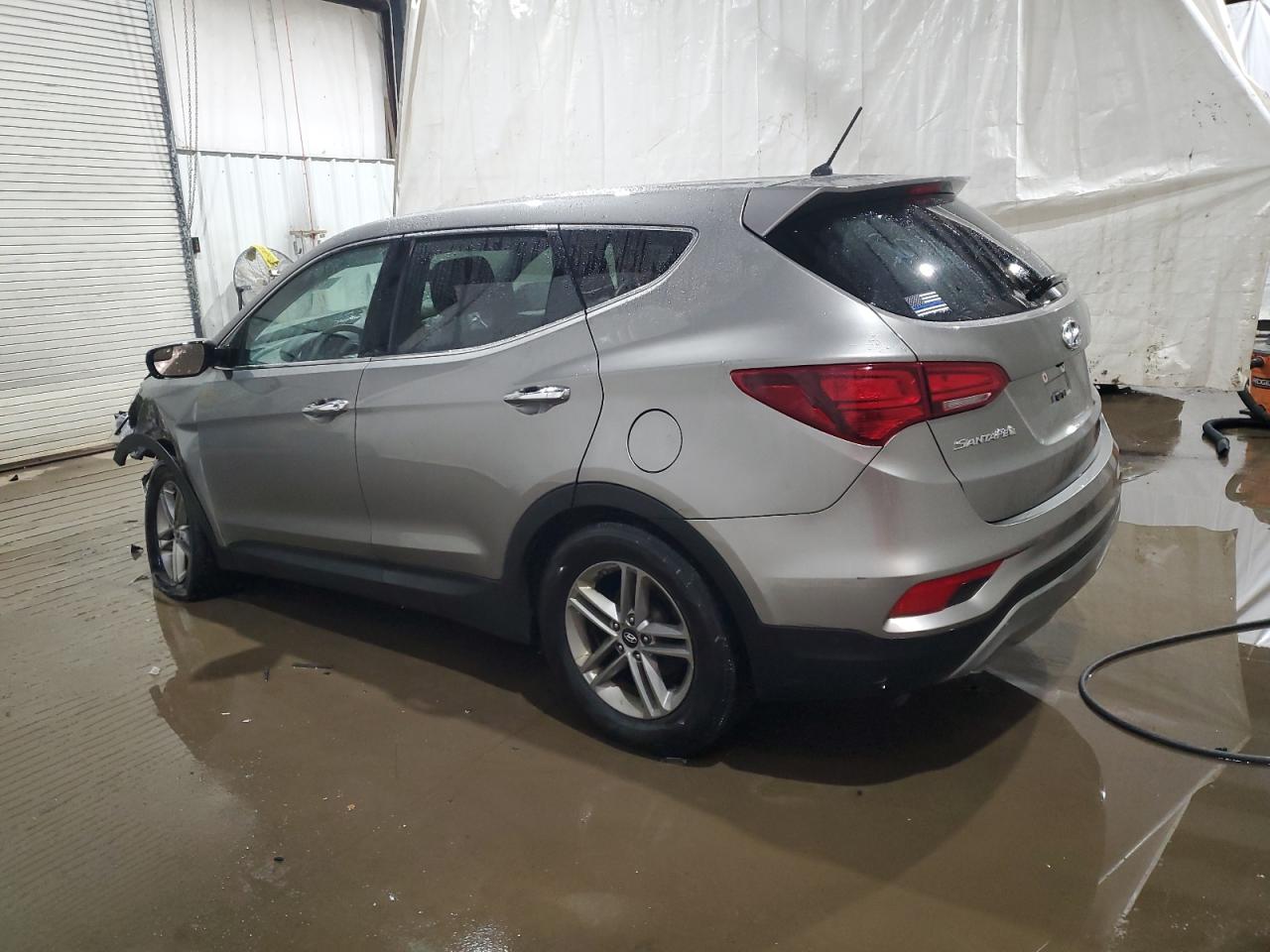 2018 Hyundai Santa Fe - Image 2