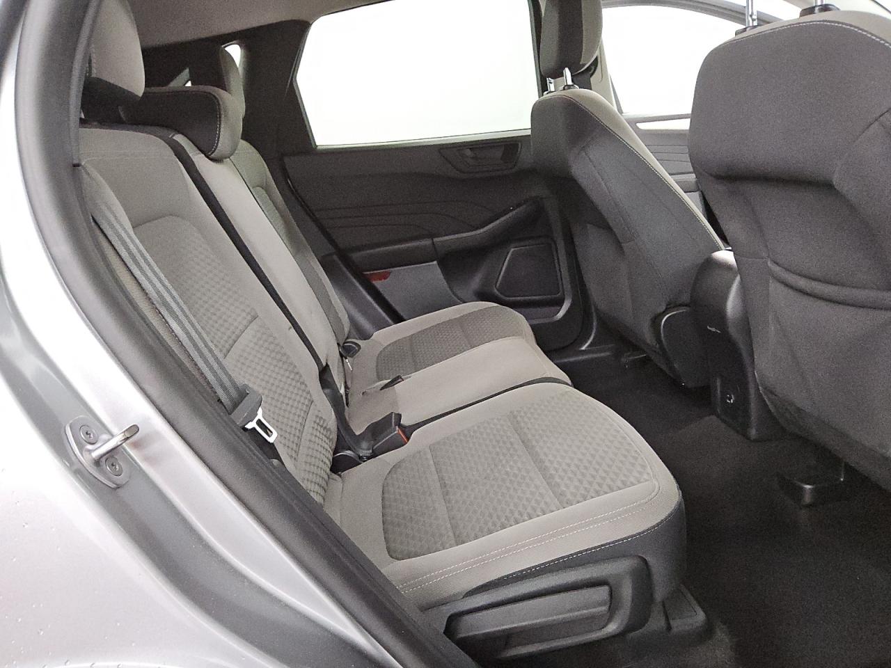 2022 Ford Escape - Image 11