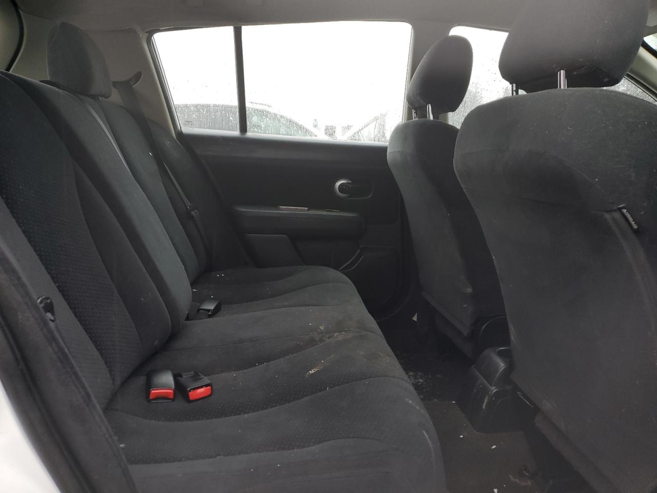 2011 Nissan Versa - Image 10