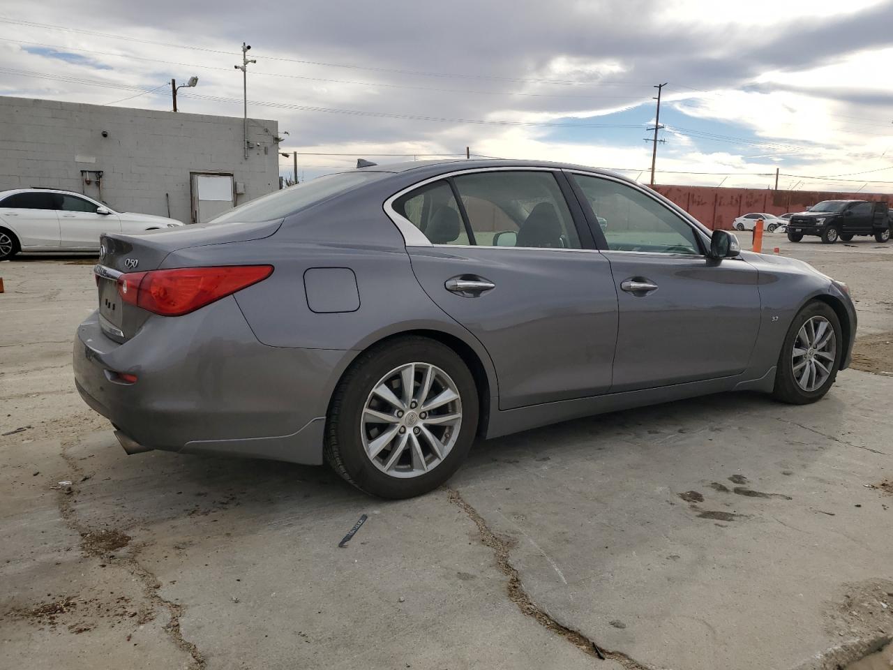 VIN JN1BV7AP1EM687068 2014 INFINITI Q50 no.3