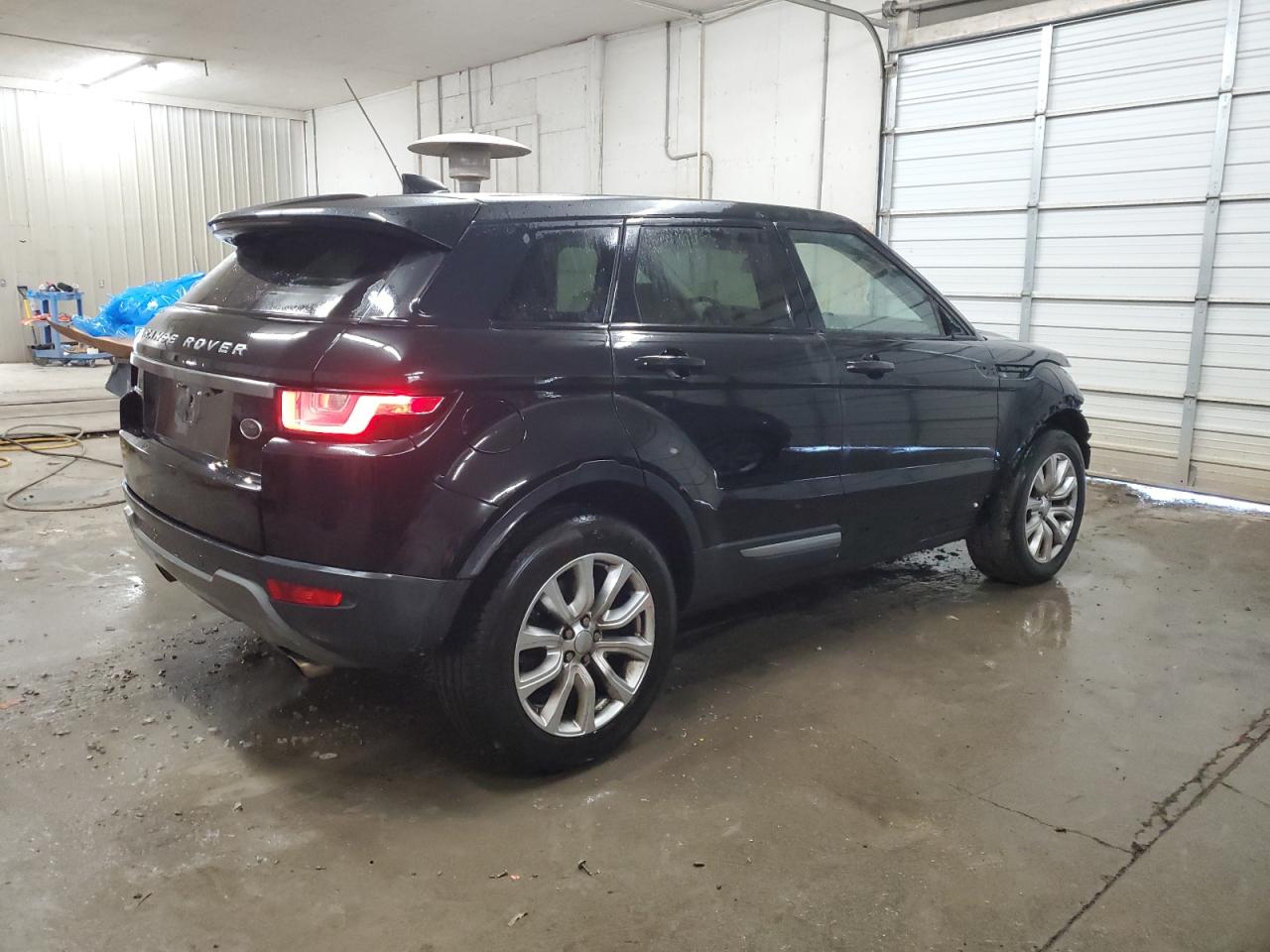 2017 Land Rover Range Rover - Image 3