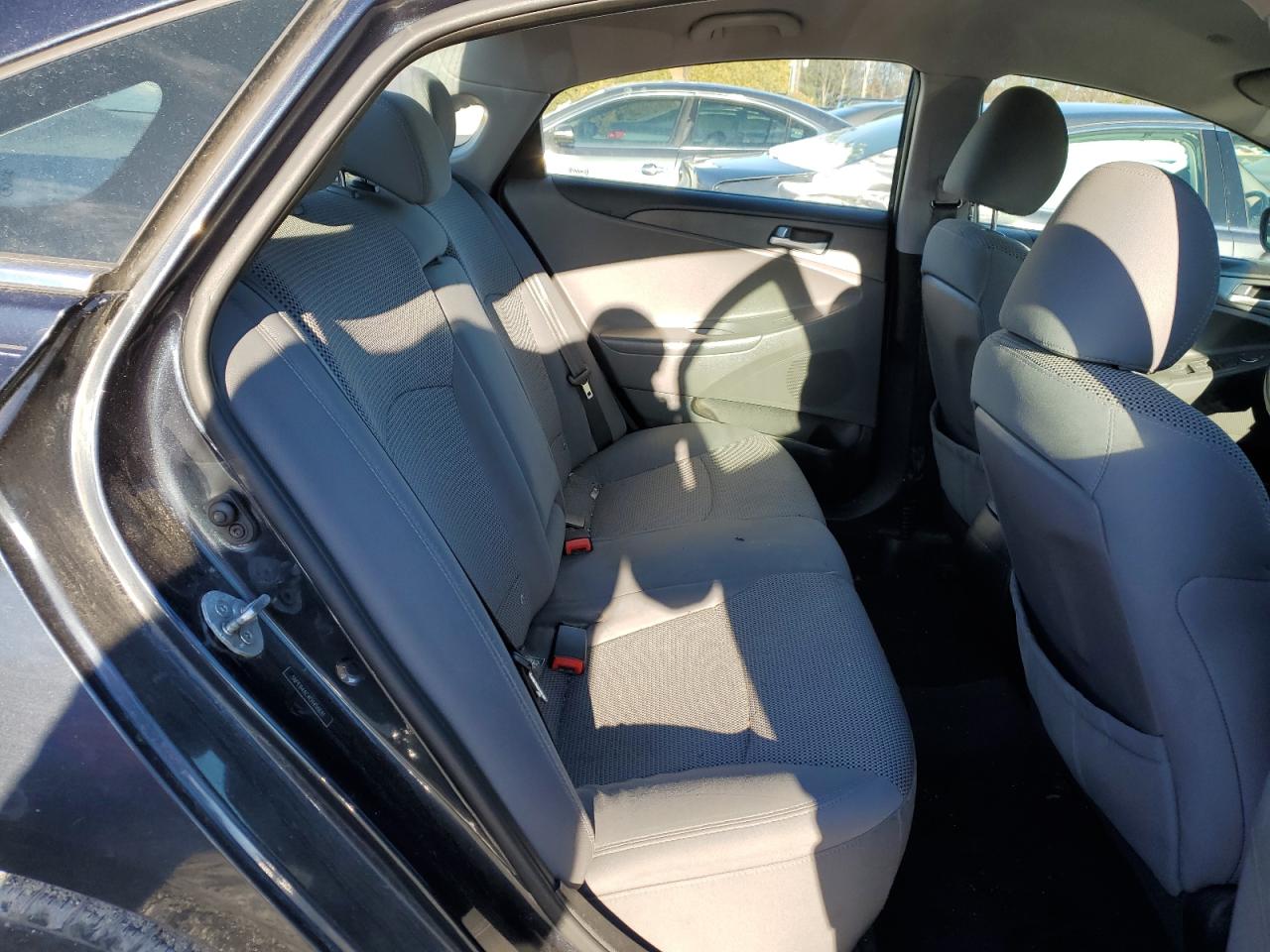 2012 Hyundai Sonata - Image 10