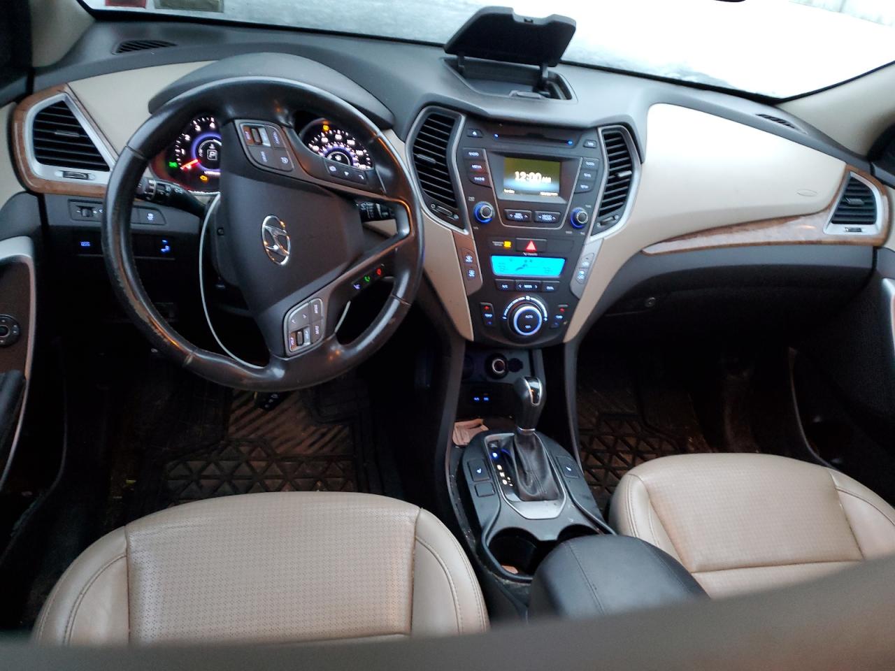 2016 Hyundai Santa Fe - Image 8