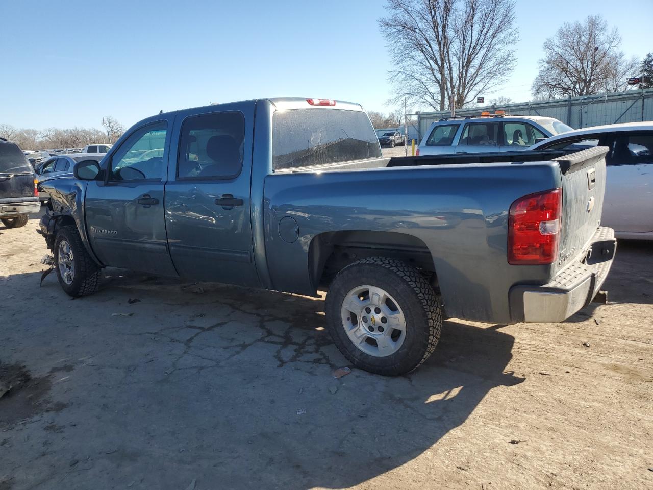 2009 Chevrolet Silverado - Image 2