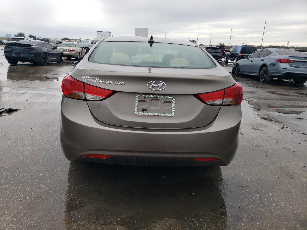 2013 Hyundai Elantra - Image 6