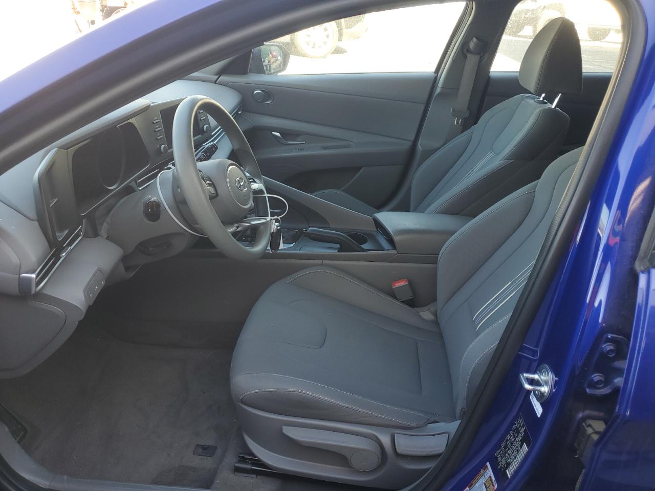 2023 Hyundai Elantra - Image 7