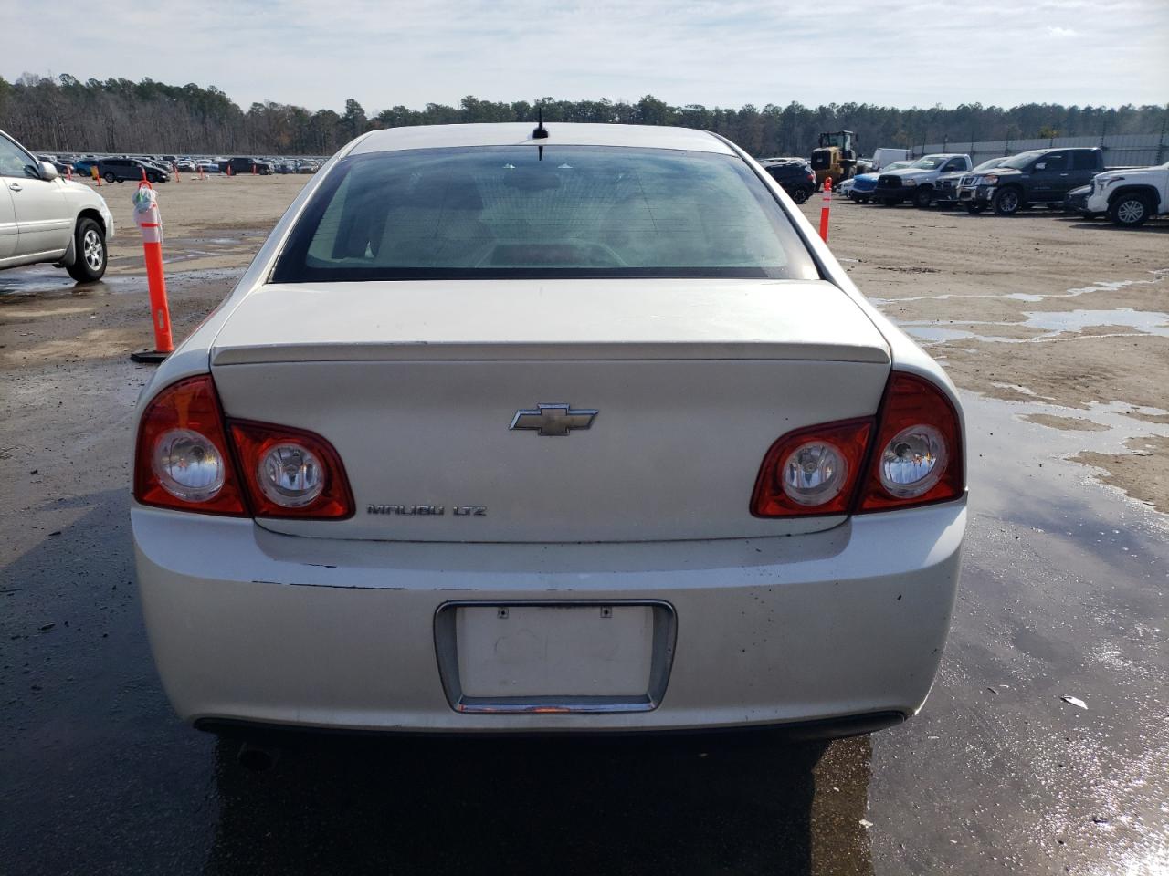 2011 Chevrolet Malibu - Image 6