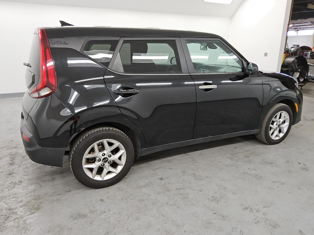2022 Kia Soul - Image 3