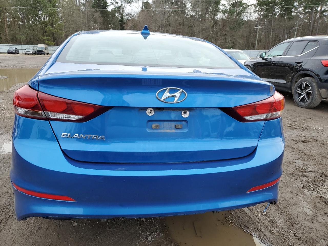 2018 Hyundai Elantra - Image 6