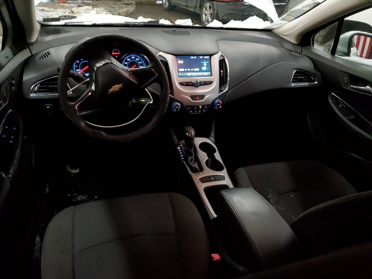 2018 Chevrolet Cruze - Image 8
