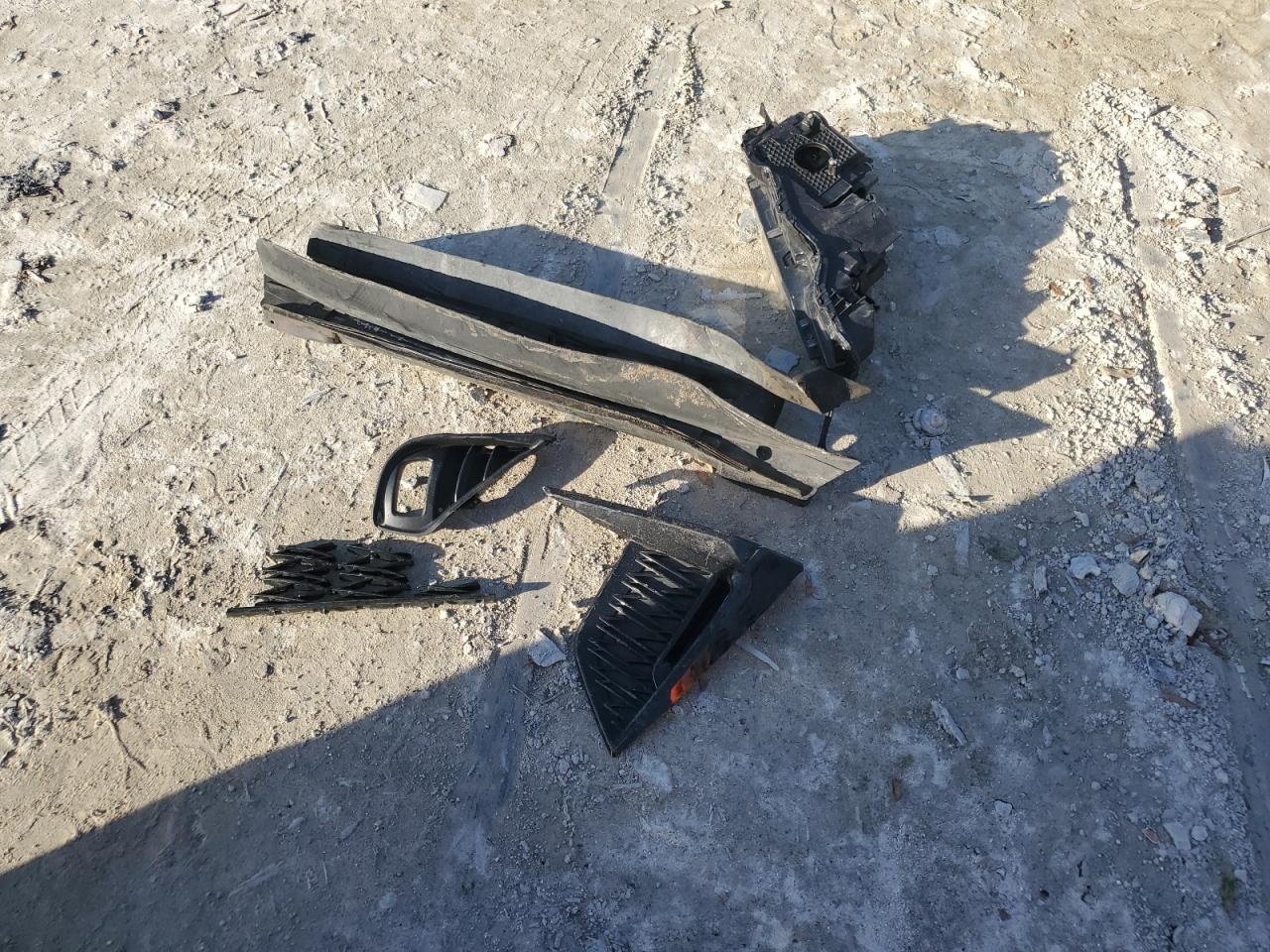 2021 Lexus IS - Image 12