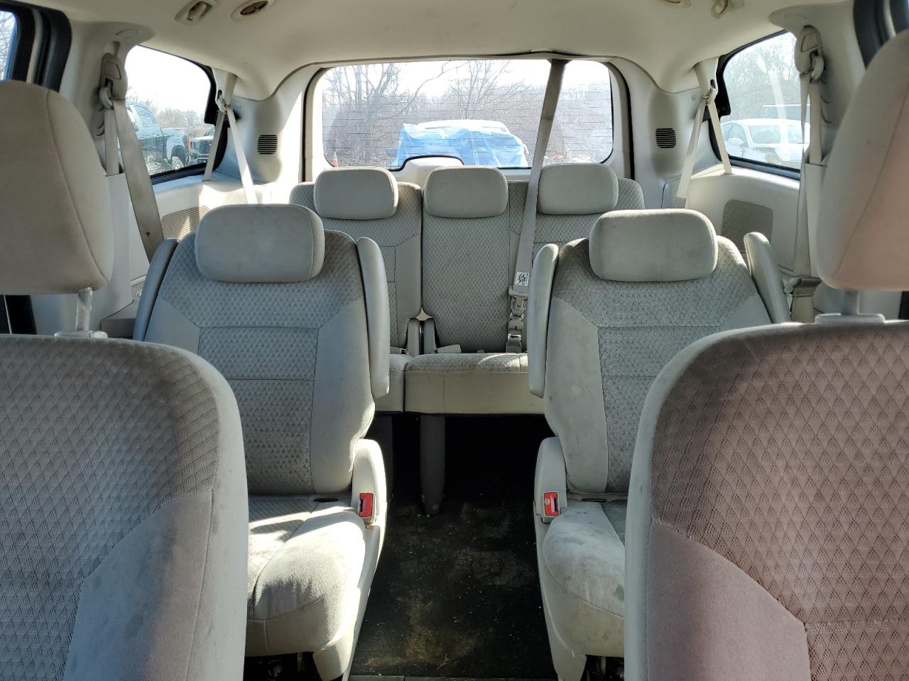 2010 Dodge Caravan - Image 10