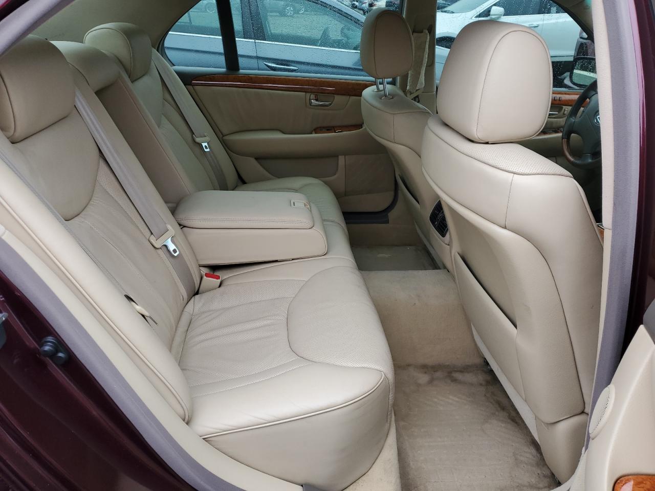 2004 Lexus LS - Image 10