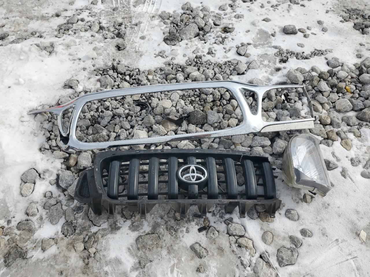 2004 Toyota Tacoma - Image 12