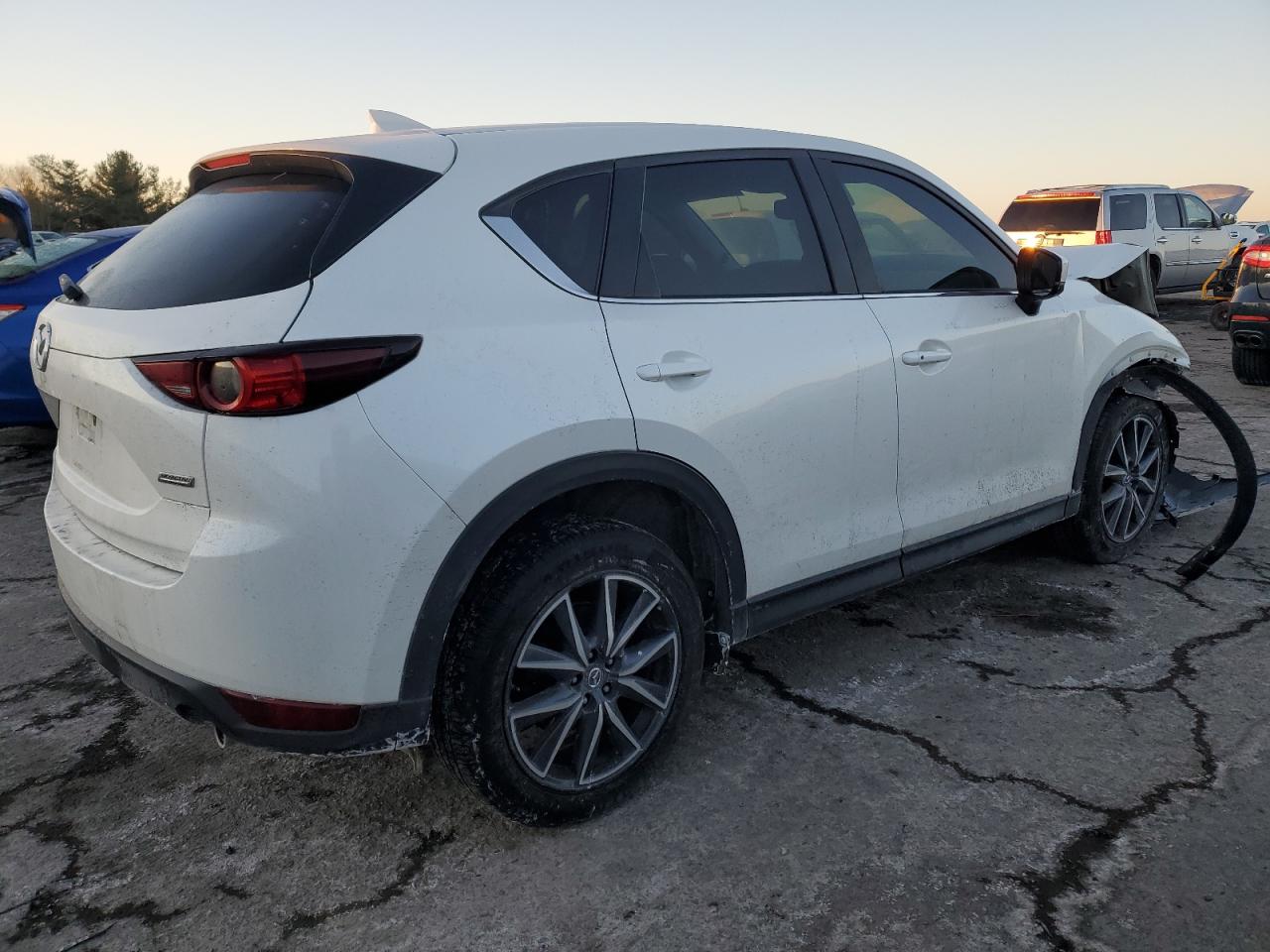 2018 Mazda CX-5 - Image 3