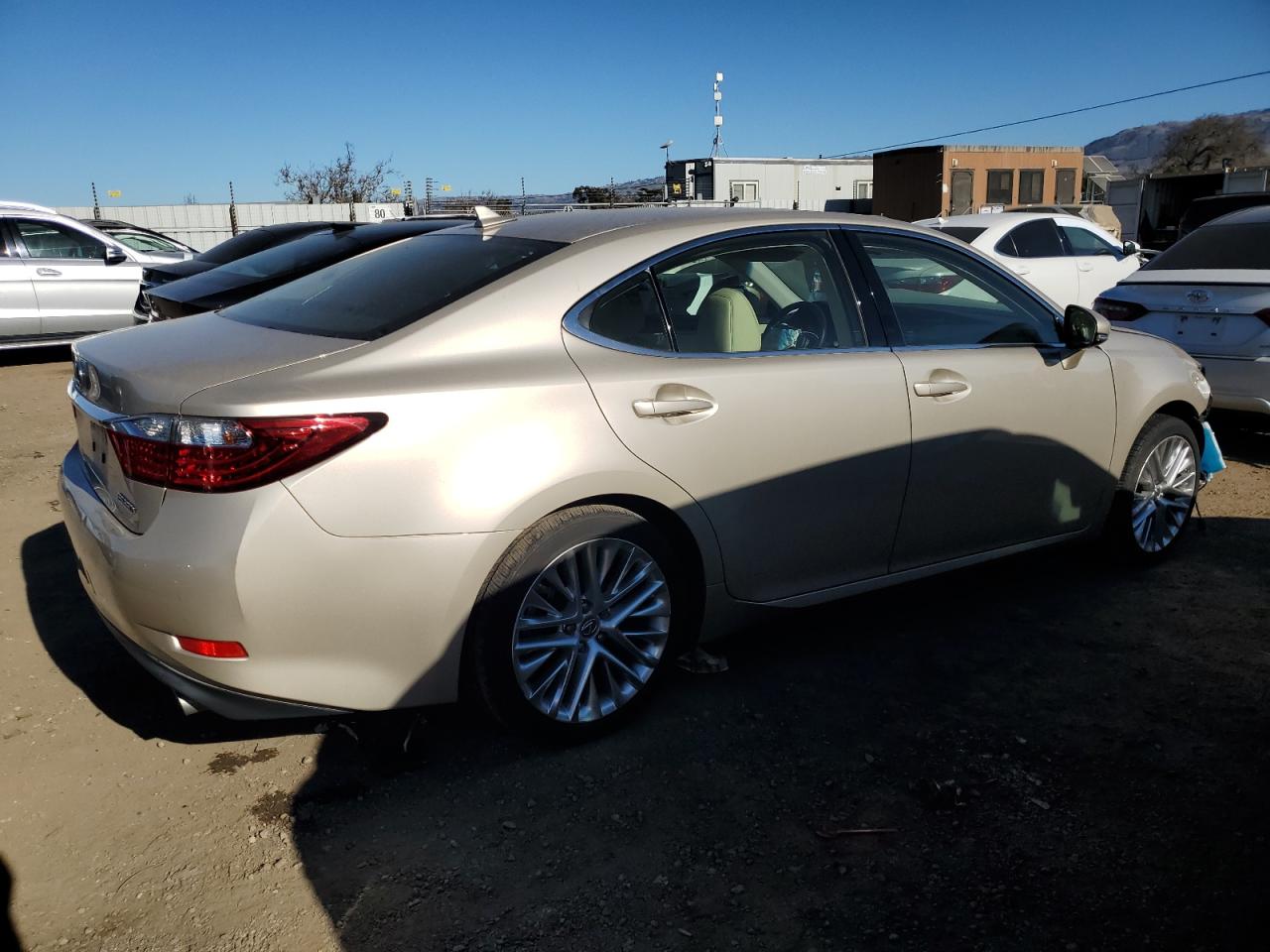 2013 Lexus ES - Image 3