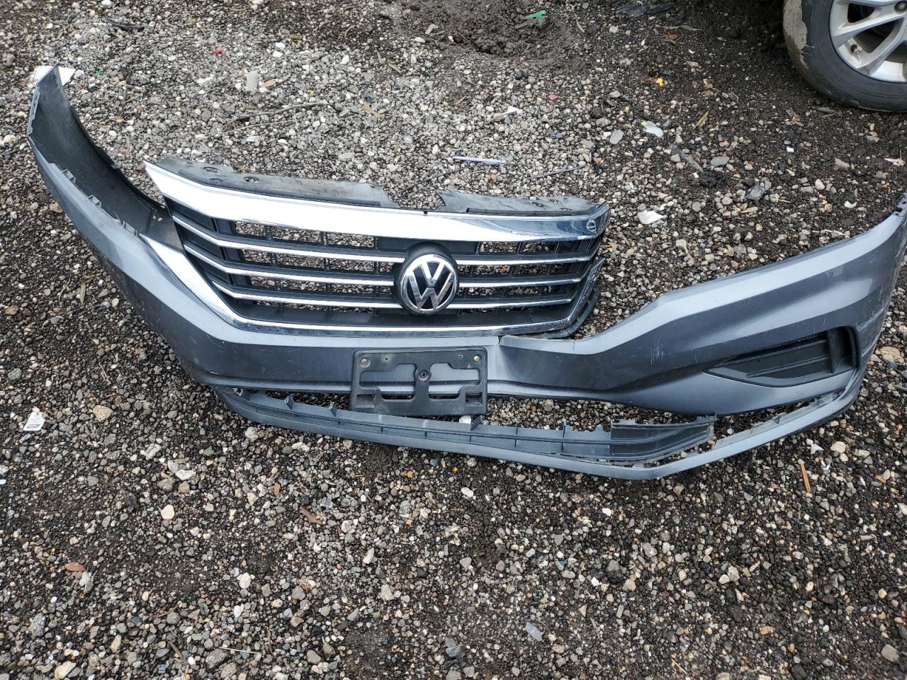 2020 Volkswagen Passat - Image 12