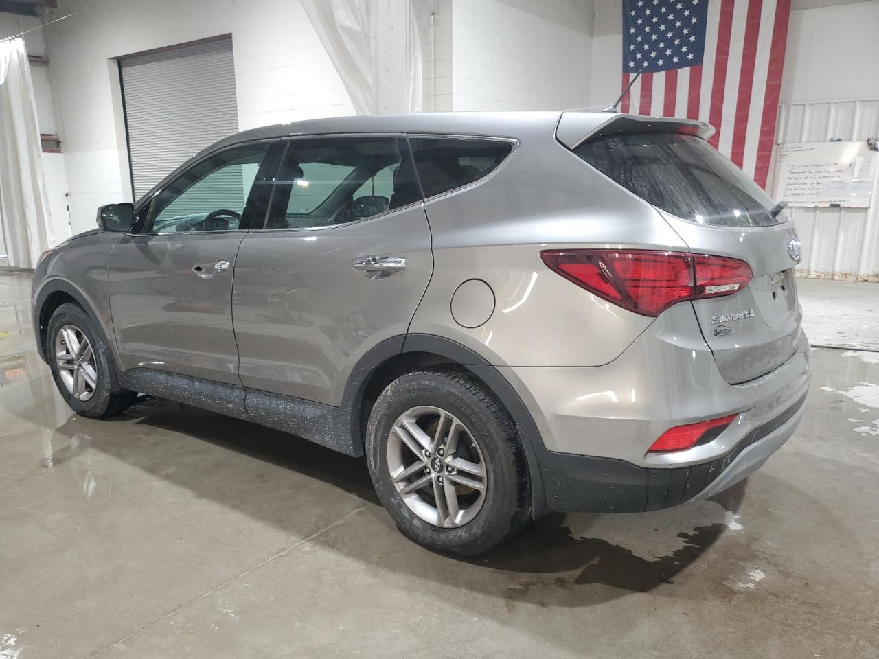 2018 Hyundai Santa Fe - Image 2