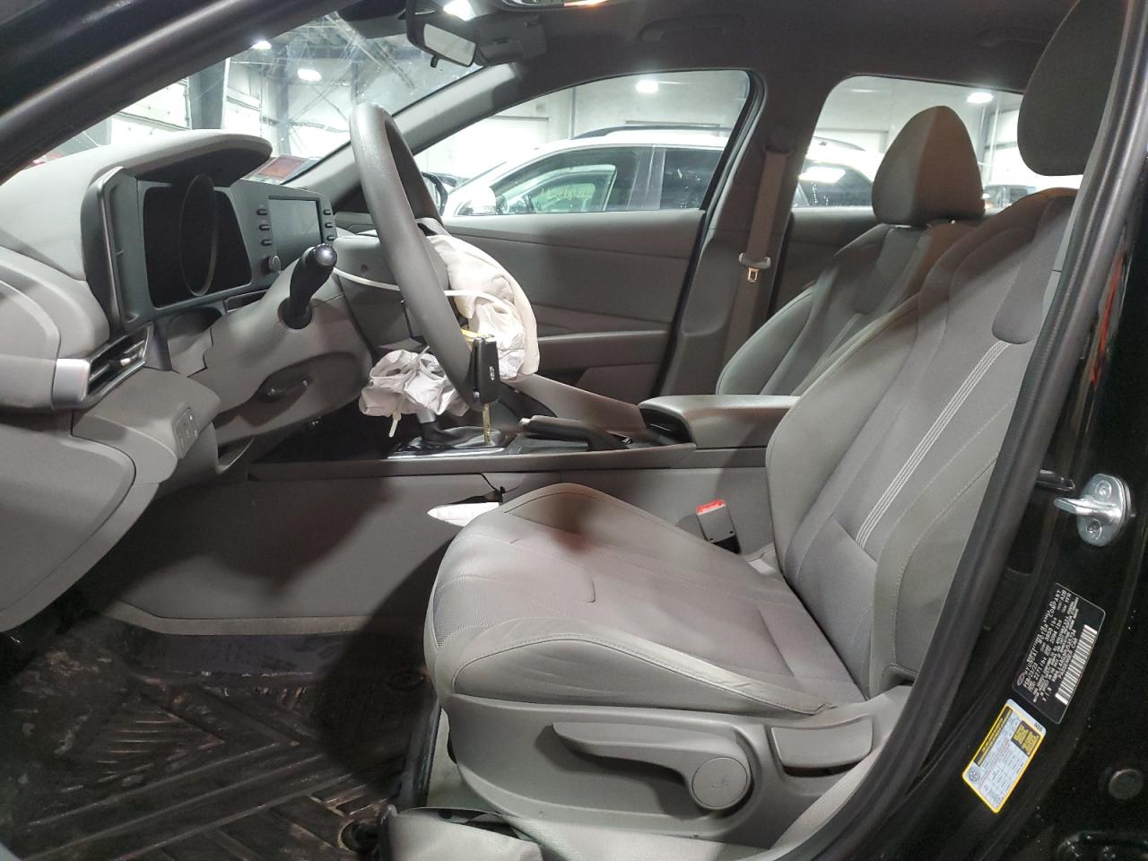 2023 Hyundai Elantra - Image 7