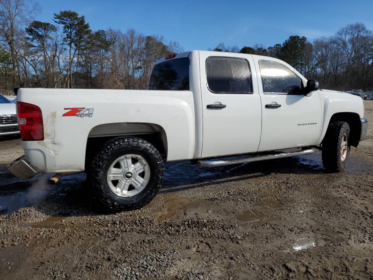 2012 Chevrolet Silverado - Image 3