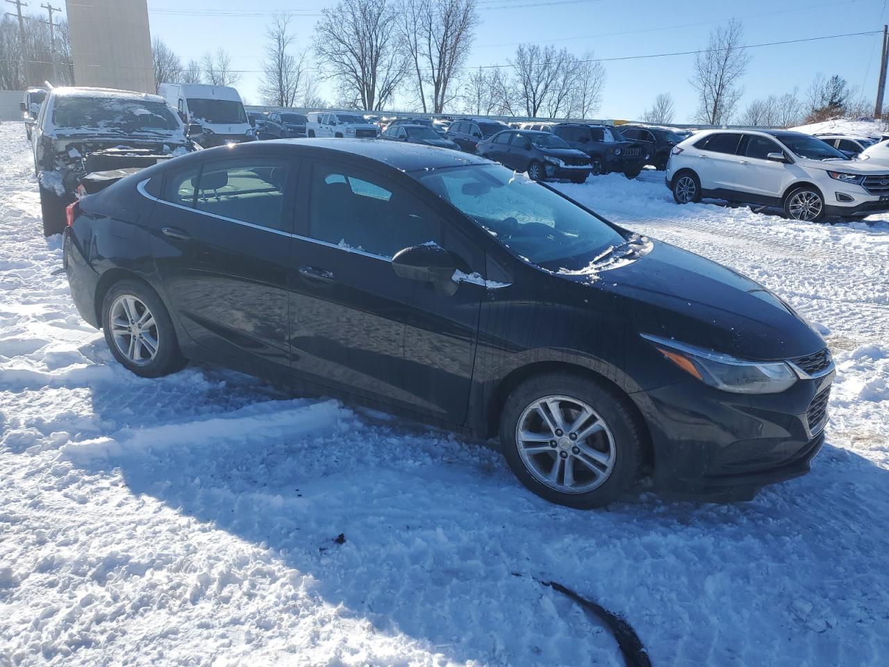 2017 Chevrolet Cruze - Image 4