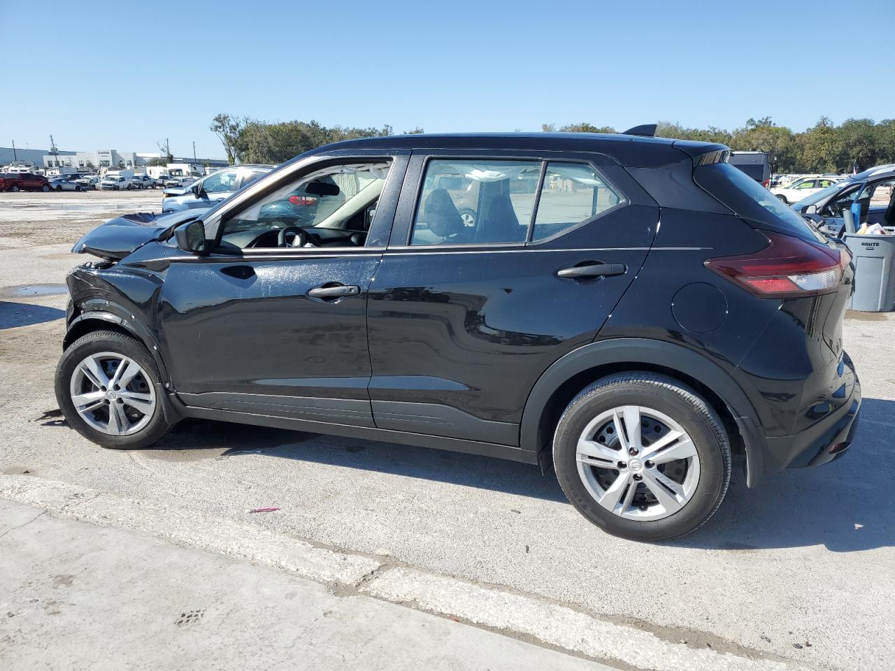 2021 Nissan Kicks - Image 2