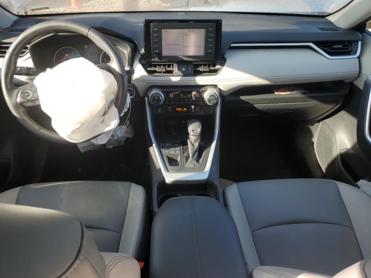 2019 Toyota RAV 4 - Image 8